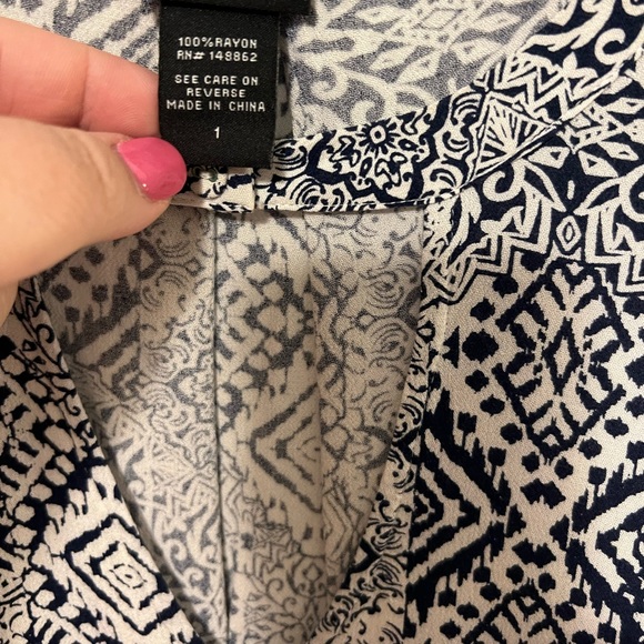 TORRID IKAT PRINT KEYHOLE NECK TANK TOP 1X - Picture 4 of 4